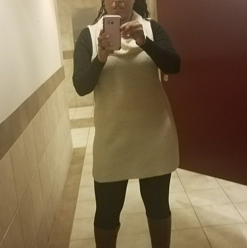 Tunic Sweater. ( ⬇Price Drop)
